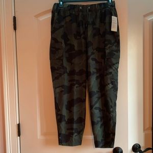 Old Navy Active jogger camo